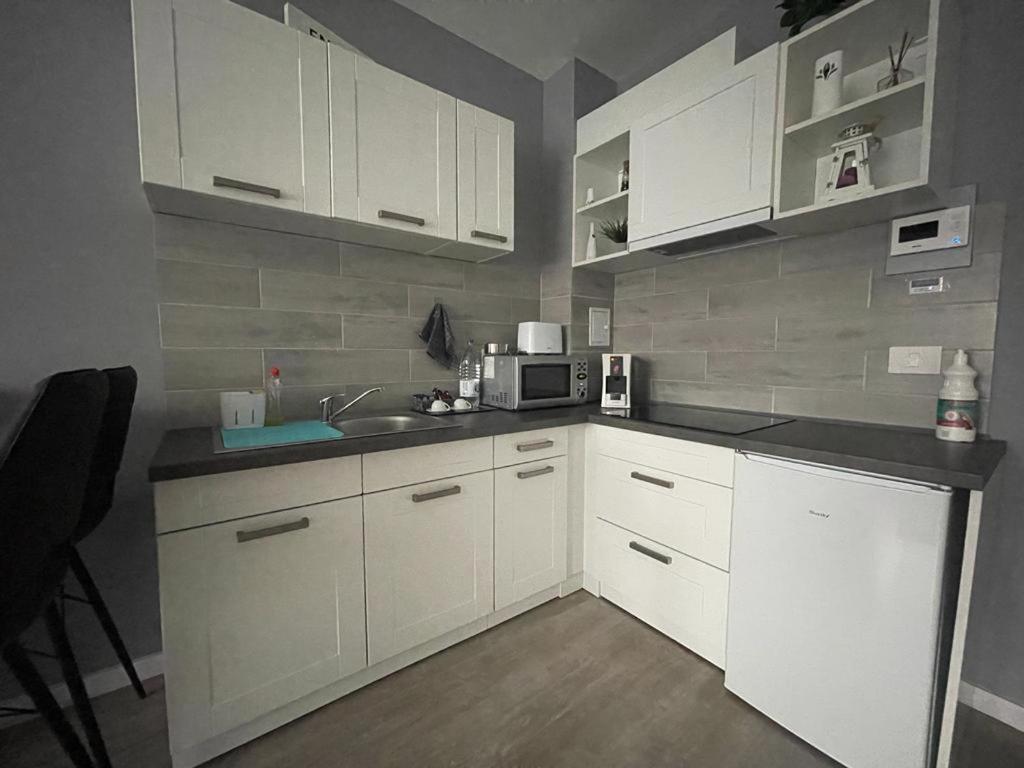 Phoenix Luxury Apartment Орадя Экстерьер фото