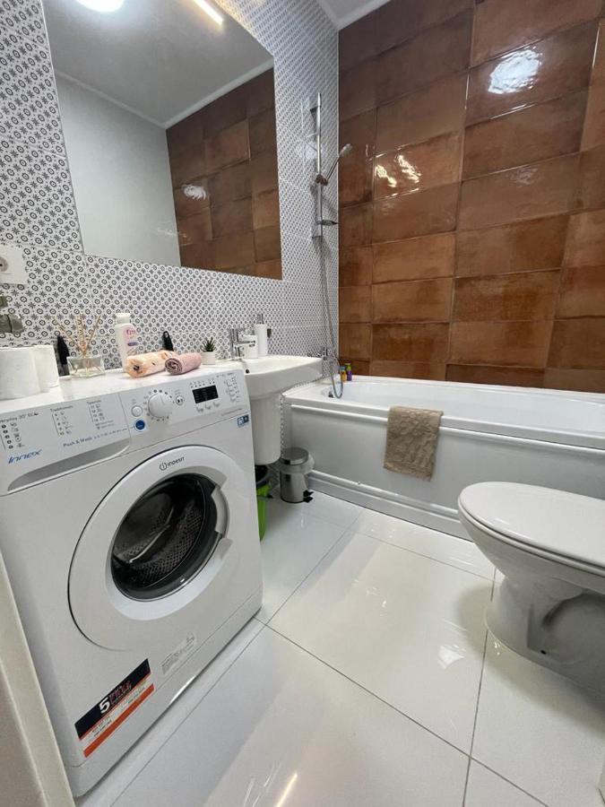 Phoenix Luxury Apartment Орадя Экстерьер фото
